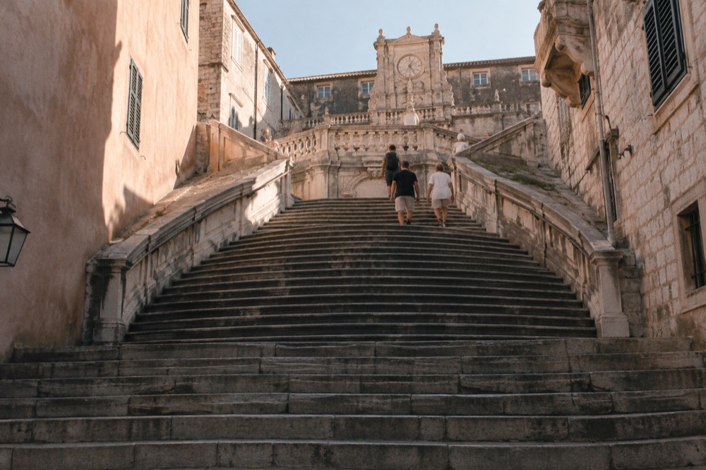 The Jesuit Staircase in Dubrovnik, a wide stone staircase leading up to a church, used as the Great Sept of Baelor steps